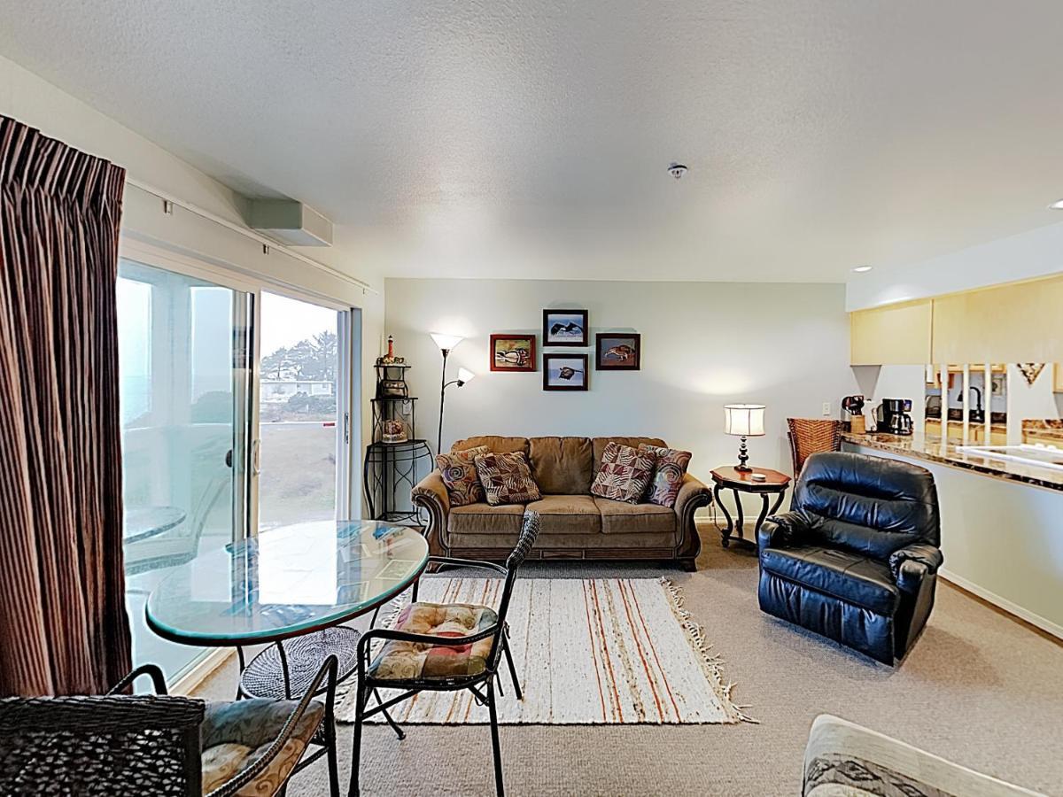 New Listing! Bay-View Beauty With Private Balcony Condo Lincoln City Exterior photo