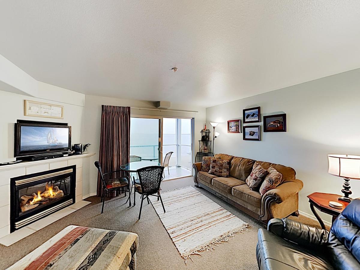 New Listing! Bay-View Beauty With Private Balcony Condo Lincoln City Exterior photo